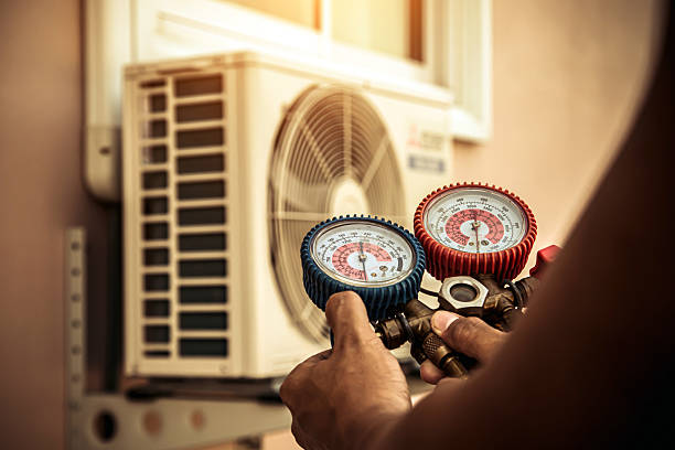 Professional Ac Installation technician working in Fannin, TX